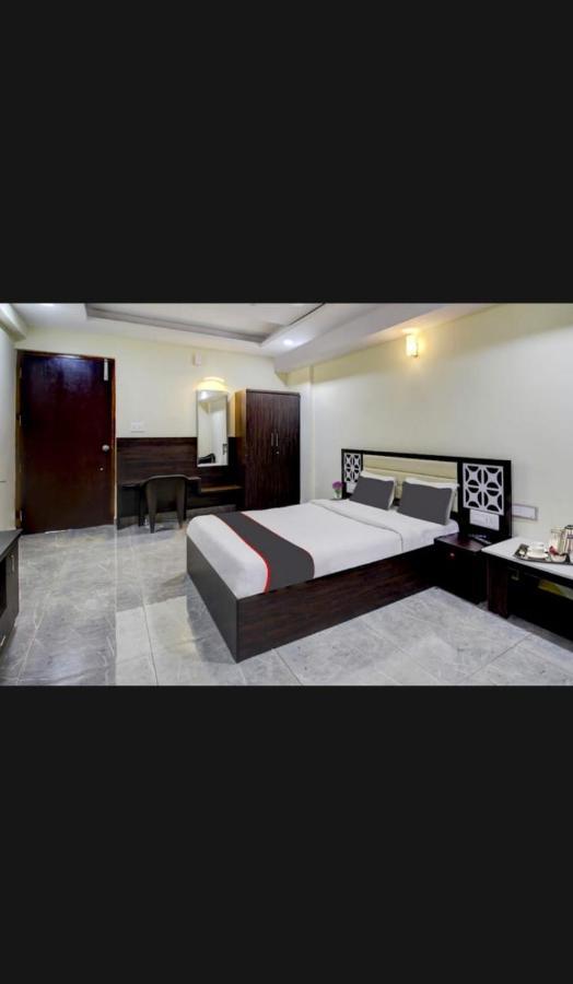 S K Comforts Mysore Bagian luar foto